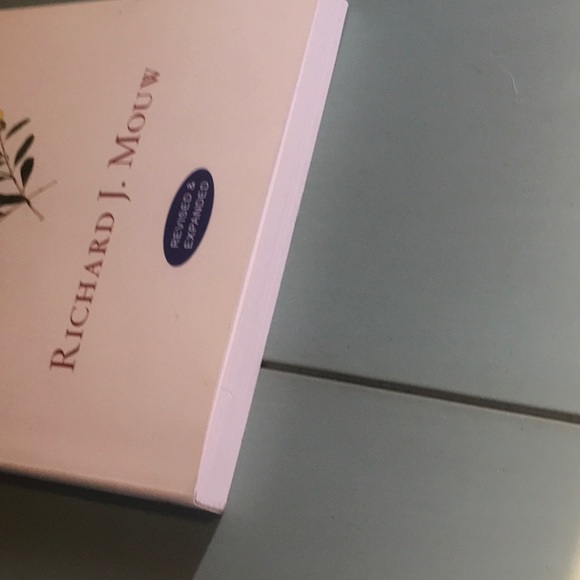 📘 Uncommon Decency: Christian Civility in an Uncivil World By Richard J. Mouw - Picture 9 of 13